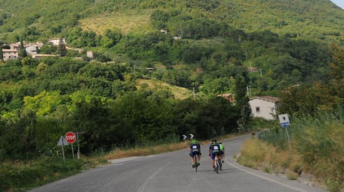 Cicloturismo E Un Pizzico Di Agonismo Alla Gf Dei Sibillini – La Cicloturistica