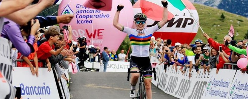 GIRO ROSA ICCREA: Van Der Breggen Guerriera Sul Montasio