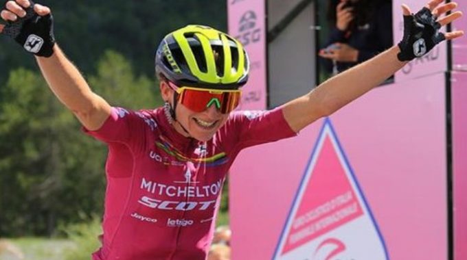 GIRO ROSA ICCREA: Ciclone Van Vleuten