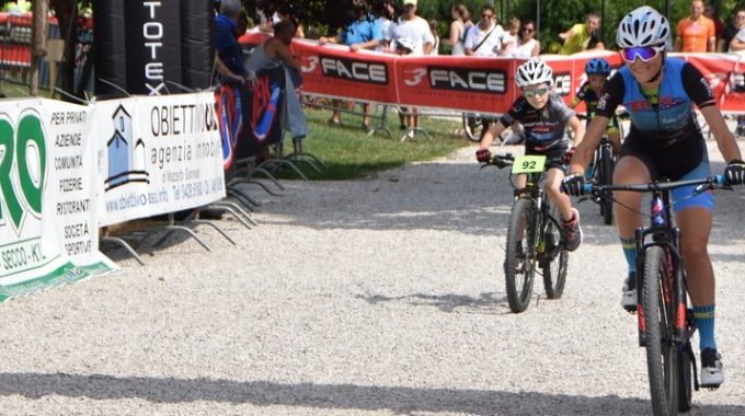 ATESTINA MINIBIKE: Cento Minibikers Hanno Sfrecciato Nei Giardini Estensi