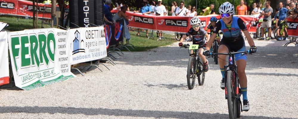 ATESTINA MINIBIKE: Cento Minibikers Hanno Sfrecciato Nei Giardini Estensi