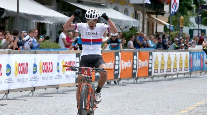 Martin Stosek (CZE) Col Botto. Alla Dolomiti Superbike Mara Fumagalli Riporta L’Italia In Vetta Dopo 11 Anni