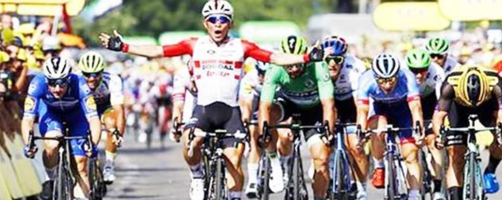TOUR DE FRANCE: Ewan Supera Viviani A Nimes E Firma Il Bis
