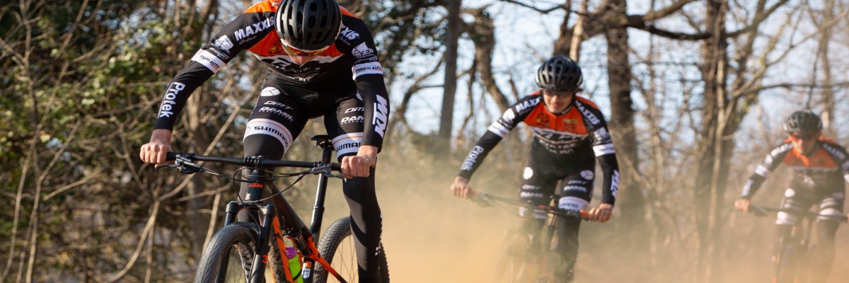 Il Team KTM PROTEK DAMA Riassapora Il Ritmo Gara